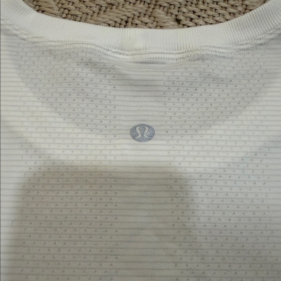 Lululemon Swiftly Relaxed Short-Sleeve Shirt - Picture 2 of 2